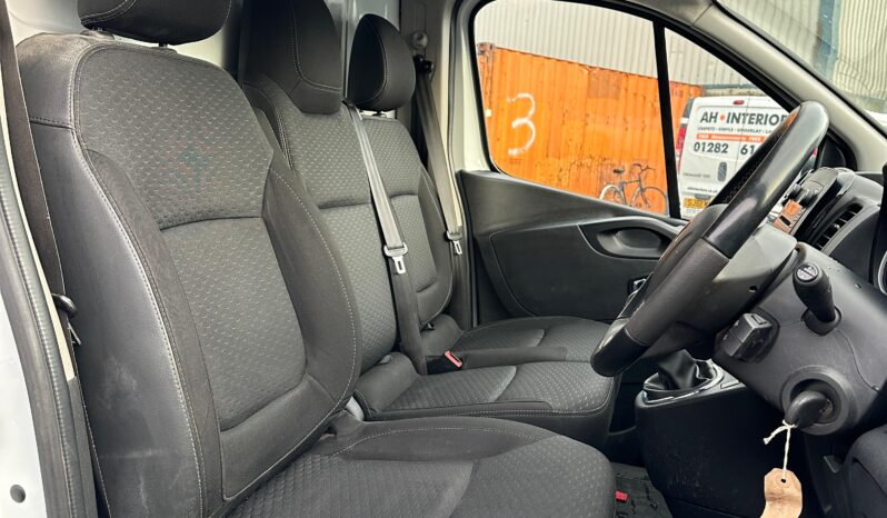 
								2019 VAUXHALL VIVARO 2700 1.6CDTI 120PS Sportive H1 Van(KR68 XRP) full									