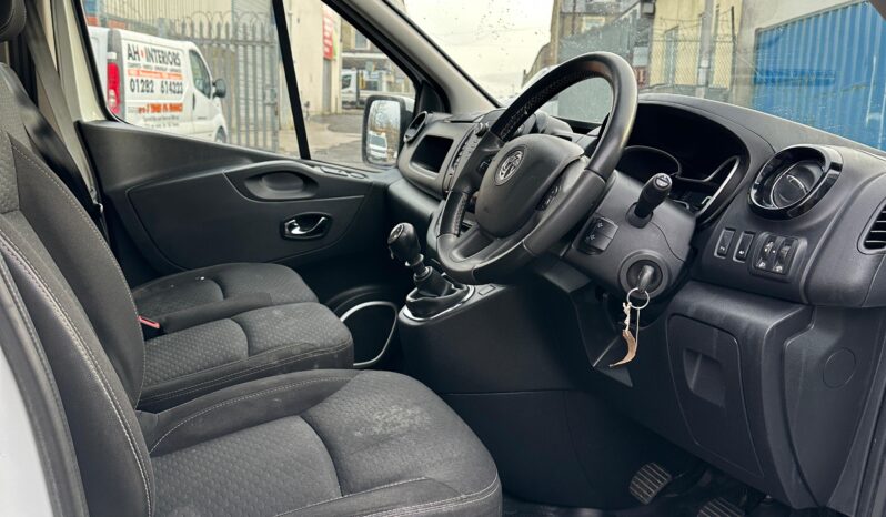 
								2018 VAUXHALL VIVARO 2700 1.6CDTI 120PS Sportive H1 Van (BL17 KVH) full									